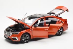 Skoda Octavia Pro Orange FAW 1:18 ZMR000006ORA Diecast — photo 2 of 8