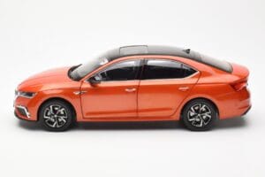 Skoda Octavia Pro Orange FAW 1:18 ZMR000006ORA Diecast — photo 4 of 8