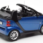 Smart Fortwo 451 Cabrio Blue & Black Minichamps 1:18 - image 3 of 8