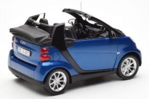 Smart Fortwo 451 Cabrio Blue & Black Minichamps 1:18 150036330 Diecast — photo 3 of 8