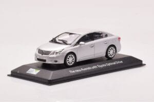 Toyota Avensis T270 Silver Minichamps 1:43 403166903 Diecast — photo 2 of 4