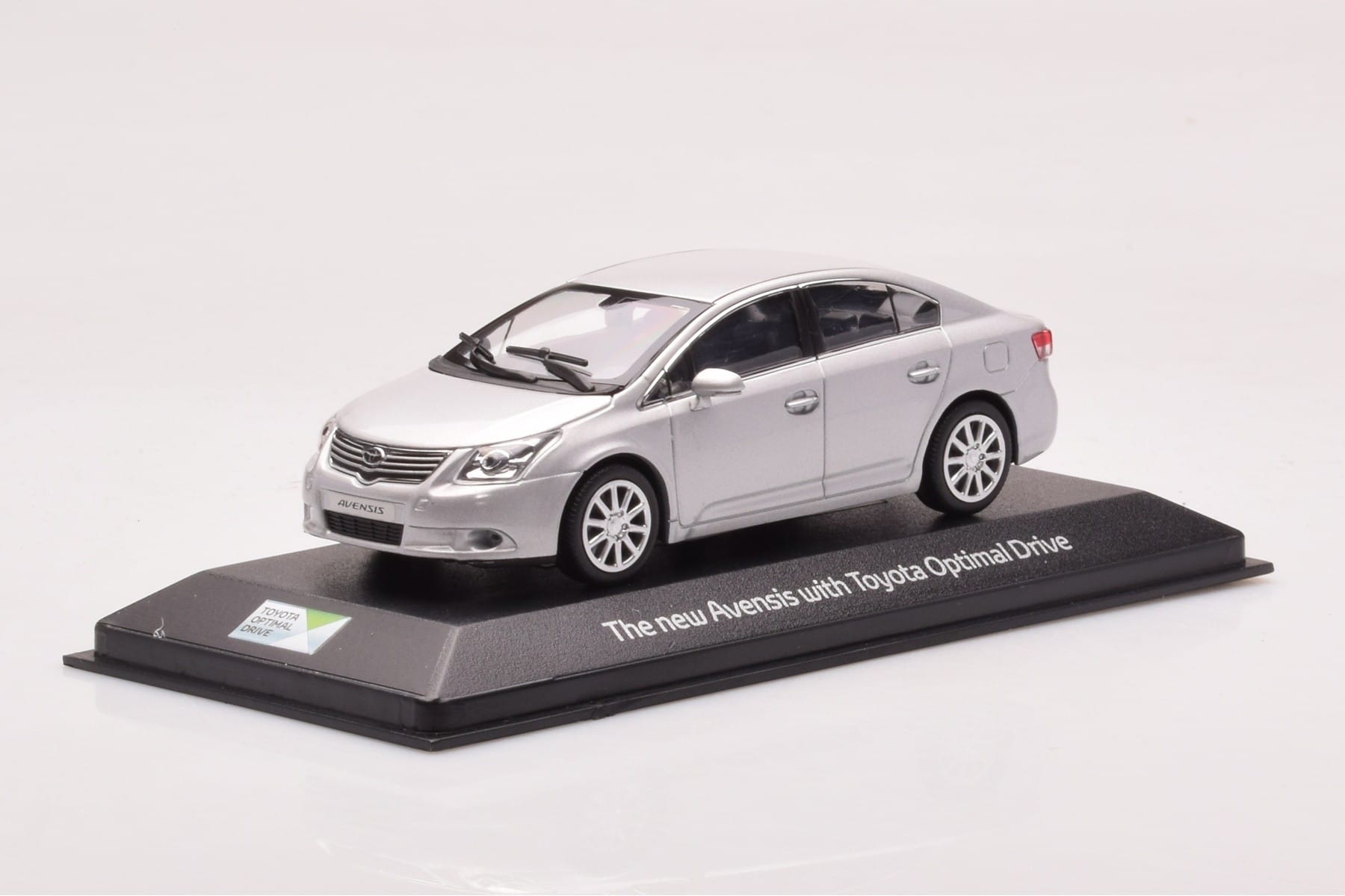Toyota Avensis T270 Silver Minichamps 1:43 403166903 Diecast — photo 2 of 4