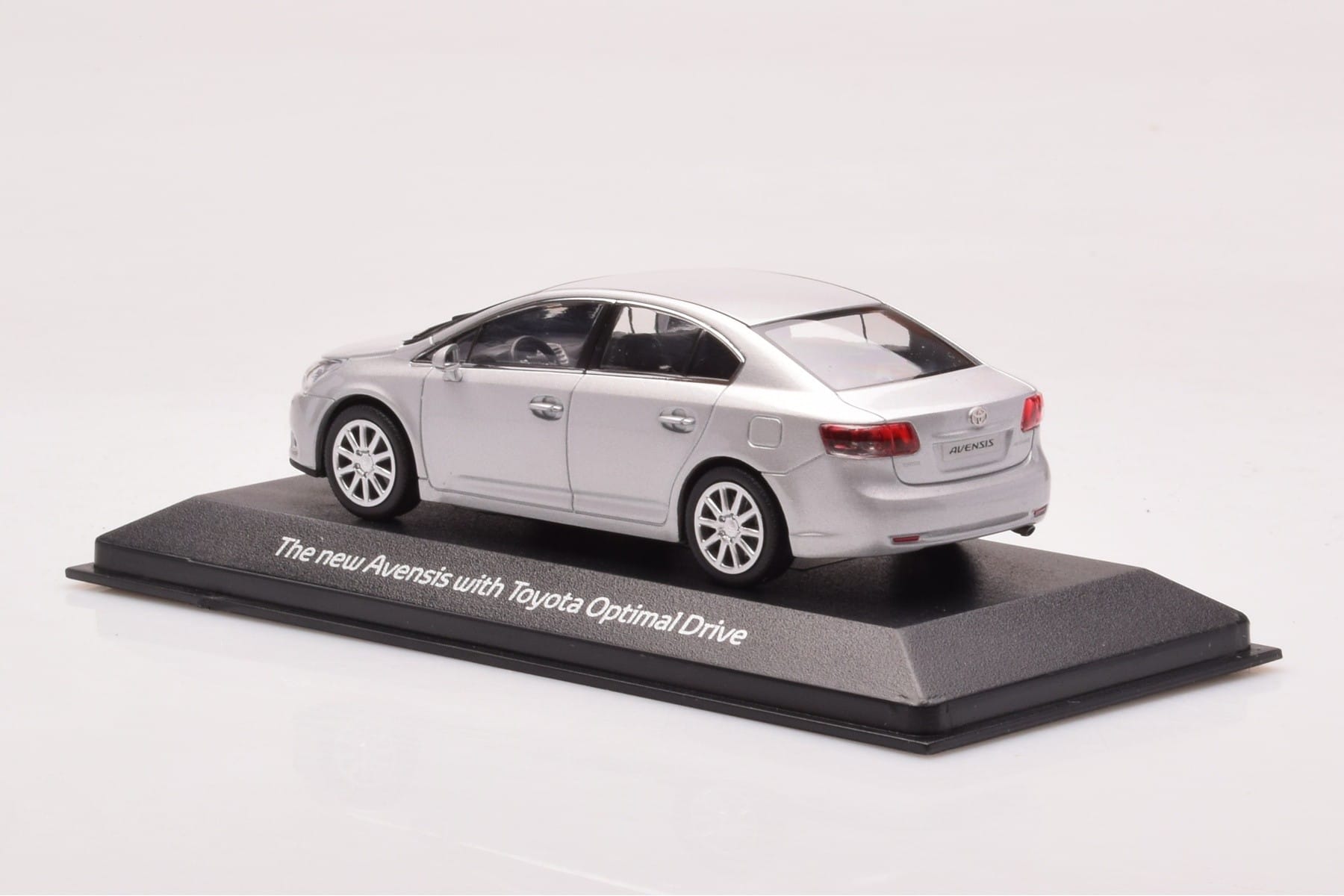 Toyota Avensis T270 Silver Minichamps 1:43 403166903 Diecast — photo 3 of 4