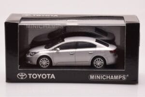 Toyota Avensis T270 Silver Minichamps 1:43 403166903 Diecast — photo 4 of 4