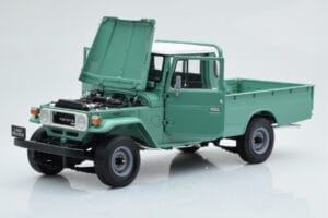 Toyota Land Cruiser 40 4x4 Pickup Green Kyosho 1:18 08958FG Diecast — photo 2 of 8