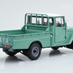 Toyota Land Cruiser 40 4x4 Pickup Green Kyosho 1:18 - image 4 of 8