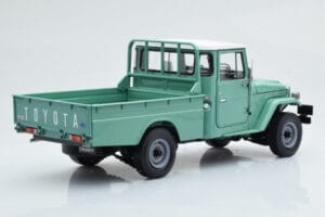 Toyota Land Cruiser 40 4x4 Pickup Green Kyosho 1:18 08958FG Diecast — photo 4 of 8