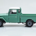 Toyota Land Cruiser 40 4x4 Pickup Green Kyosho 1:18 - image 5 of 8