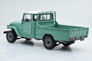 Toyota Land Cruiser 40 4x4 Pickup Green Kyosho 1:18 08958FG Diecast — photo 7 of 8