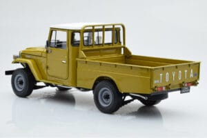 Toyota Land Cruiser 40 4x4 Pickup Olive Kyosho 1:18 08958K Diecast — photo 7 of 8