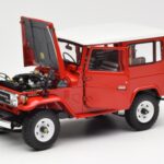 Toyota Land Cruiser FJ40 Van Red Kyosho 1:18 08971R - image 2 of 8