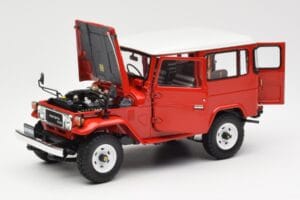 Toyota Land Cruiser FJ40 Van Red Kyosho 1:18 08971R Diecast — photo 2 of 8
