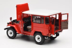 Toyota Land Cruiser FJ40 Van Red Kyosho 1:18 08971R Diecast — photo 5 of 8