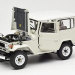 Toyota Land Cruiser FJ40 Van White Kyosho 1:18 08971W - image 2 of 8