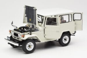 Toyota Land Cruiser FJ40 Van White Kyosho 1:18 08971W Diecast — photo 2 of 8