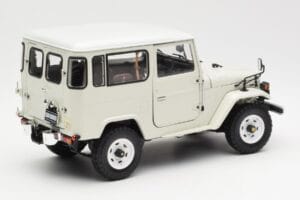 Toyota Land Cruiser FJ40 Van White Kyosho 1:18 08971W Diecast — photo 3 of 8