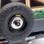 Toyota Land Cruiser 60 Beige With Optional Parts Kyosho 1:18 - image 7 of 12