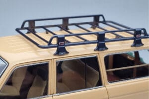 Toyota Land Cruiser 60 Beige With Optional Parts Kyosho 1:18 08956XBE Diecast — photo 8 of 12