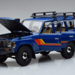 Toyota Land Cruiser 60 Blue With Optional Parts Kyosho 1:18 - image 2 of 11