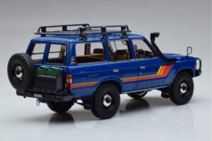 Toyota Land Cruiser 60 Blue With Optional Parts Kyosho 1:18 08956XBL Diecast — photo 3 of 11