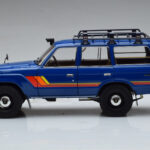 Toyota Land Cruiser 60 Blue With Optional Parts Kyosho 1:18 - image 4 of 11