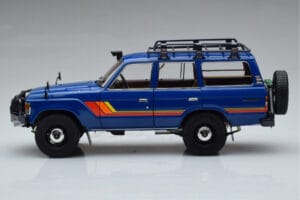 Toyota Land Cruiser 60 Blue With Optional Parts Kyosho 1:18 08956XBL Diecast — photo 4 of 11