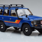 Toyota Land Cruiser 60 Blue With Optional Parts Kyosho 1:18 - image 5 of 11