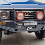 Toyota Land Cruiser 60 Blue With Optional Parts Kyosho 1:18 - image 8 of 11