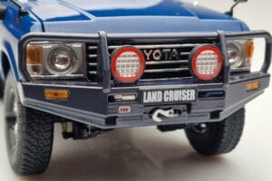 Toyota Land Cruiser 60 Blue With Optional Parts Kyosho 1:18 08956XBL Diecast — photo 8 of 11