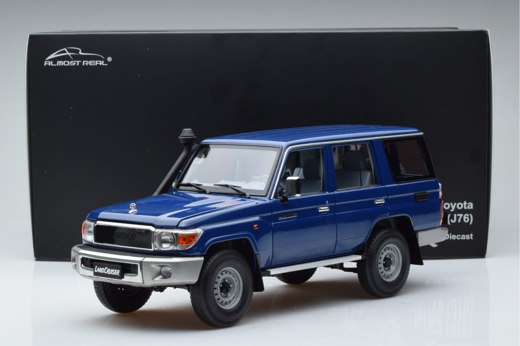 Toyota Land Cruiser J76 Blue Almost Real 1:18 870101 Diecast — photo 7 of 7