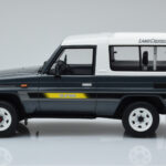 Toyota Land Cruiser LJ73 Grey Otto 1:18 - image 3 of 6