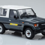 Toyota Land Cruiser LJ73 Grey Otto 1:18 - image 4 of 6