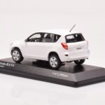 Toyota RAV4 XA30 White Minichamps 1:43 - image 3 of 4