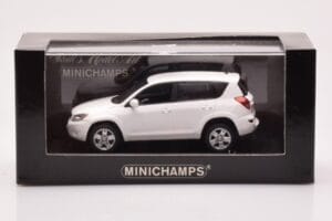 Toyota RAV4 XA30 White Minichamps 1:43 400166571 Diecast — photo 4 of 4
