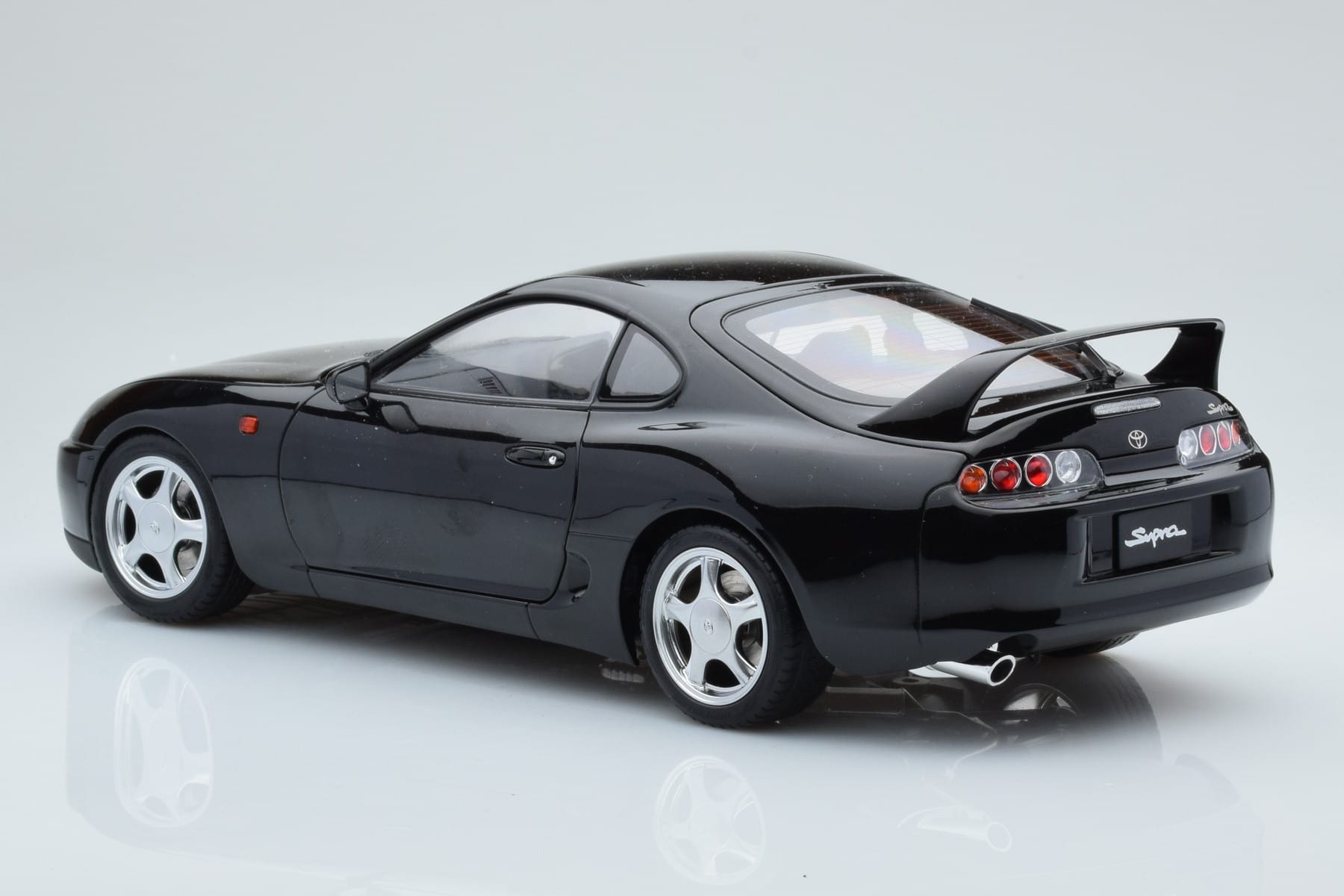 Toyota Supra A80 Black LCD 1:18 LCD18020-BL Diecast — photo 3 of 7