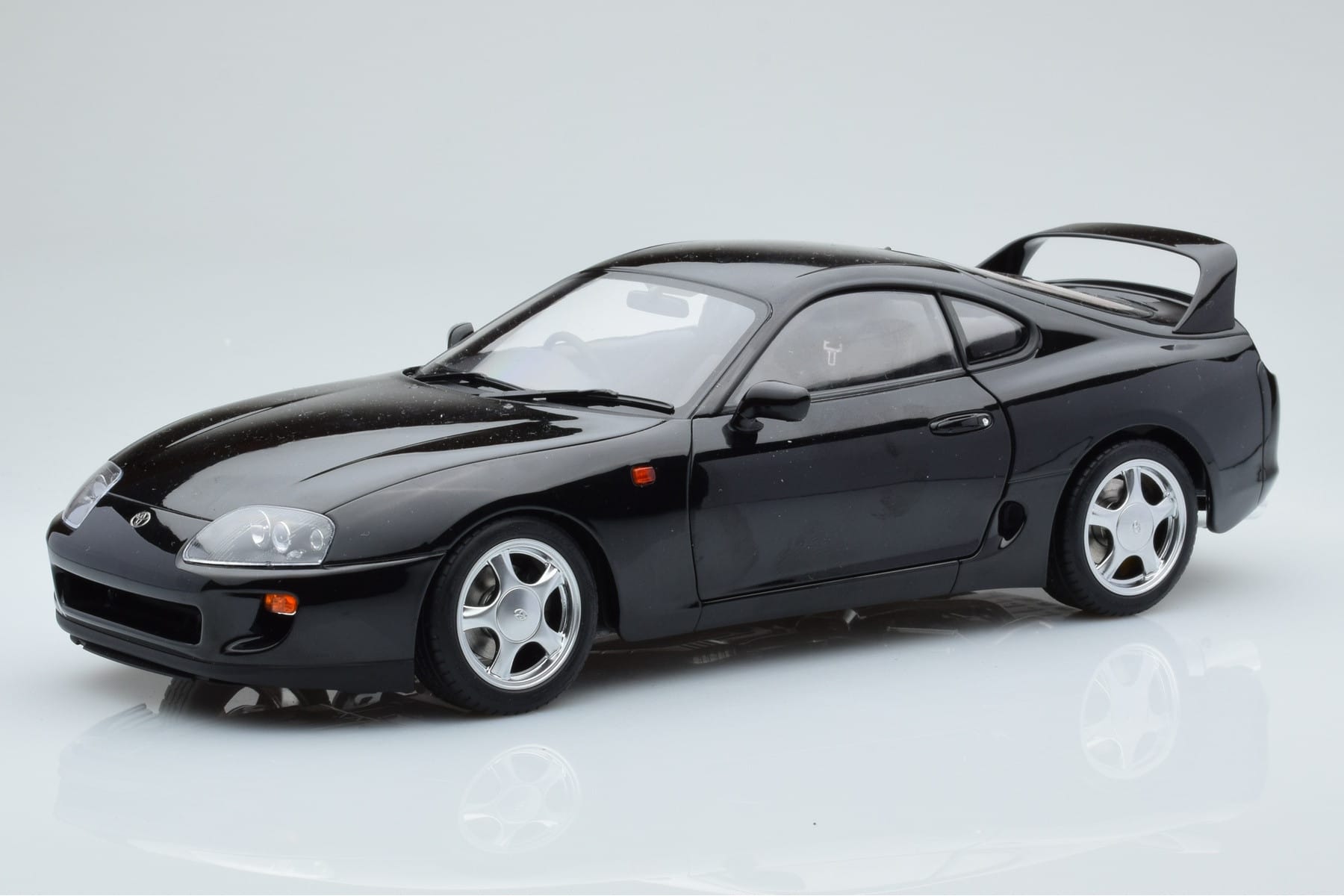 Toyota Supra A80 Black LCD 1:18 LCD18020-BL Diecast