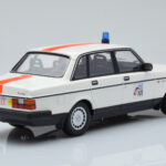 Volvo 240 GL Police Belgium Minichamps 1:18 - image 2 of 6