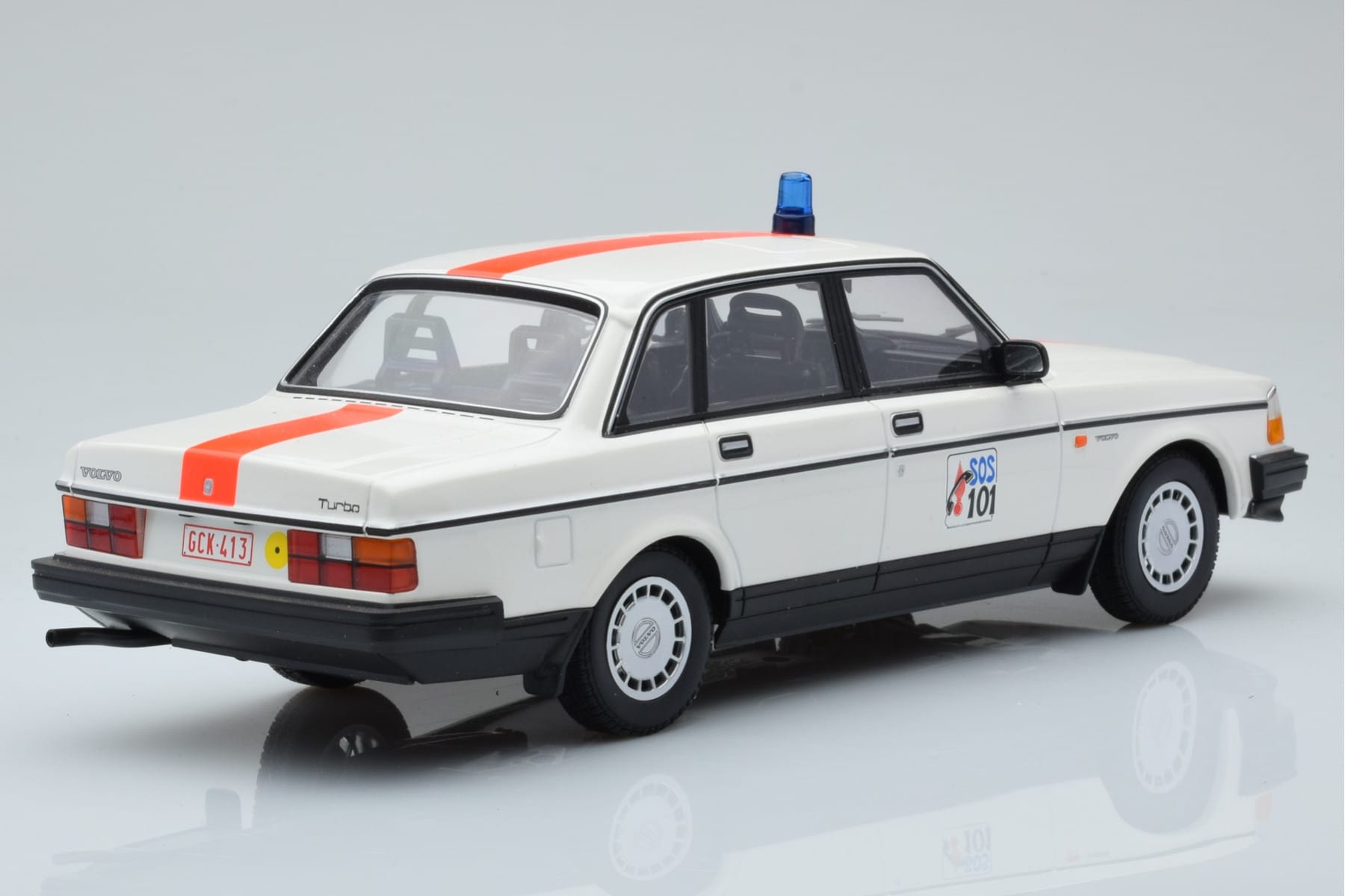 Volvo 240 GL Police Belgium Minichamps 1:18 155171492 Diecast — photo 2 of 6