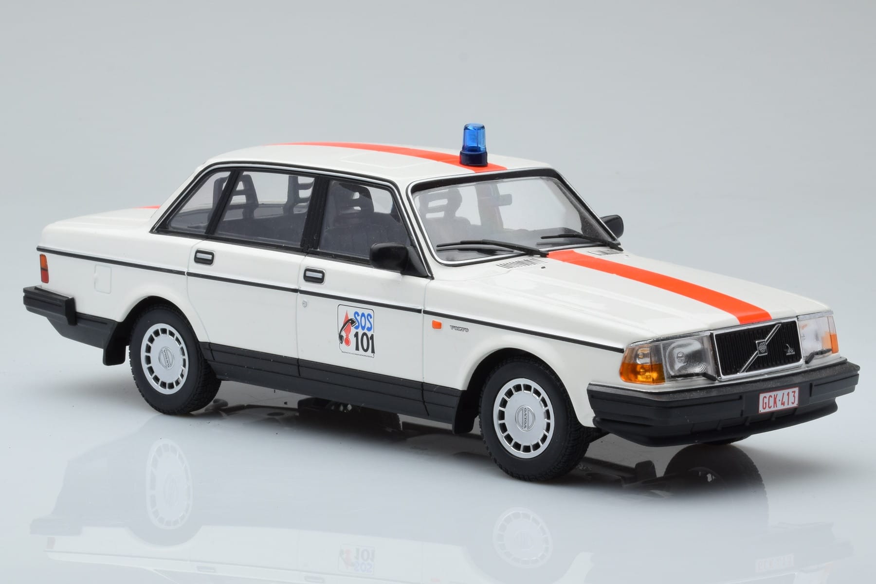 Volvo 240 GL Police Belgium Minichamps 1:18 155171492 Diecast — photo 4 of 6