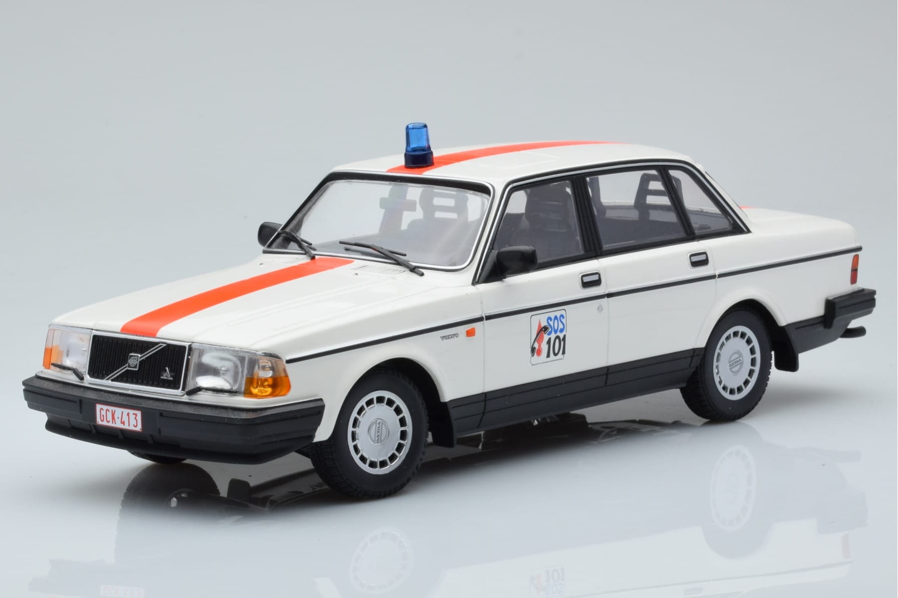 Volvo 240 GL Police Belgium Minichamps 1:18 155171492 Diecast