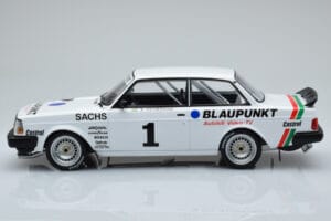 Volvo 240 Turbo IPS Racing Blaupunkt #1 P. Stureson DTM Zolder 1986 IXO 1:18 18RMC106 Diecast — photo 3 of 6