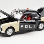 Volvo P121 Police Revell 1:18 8904 - image 2 of 8