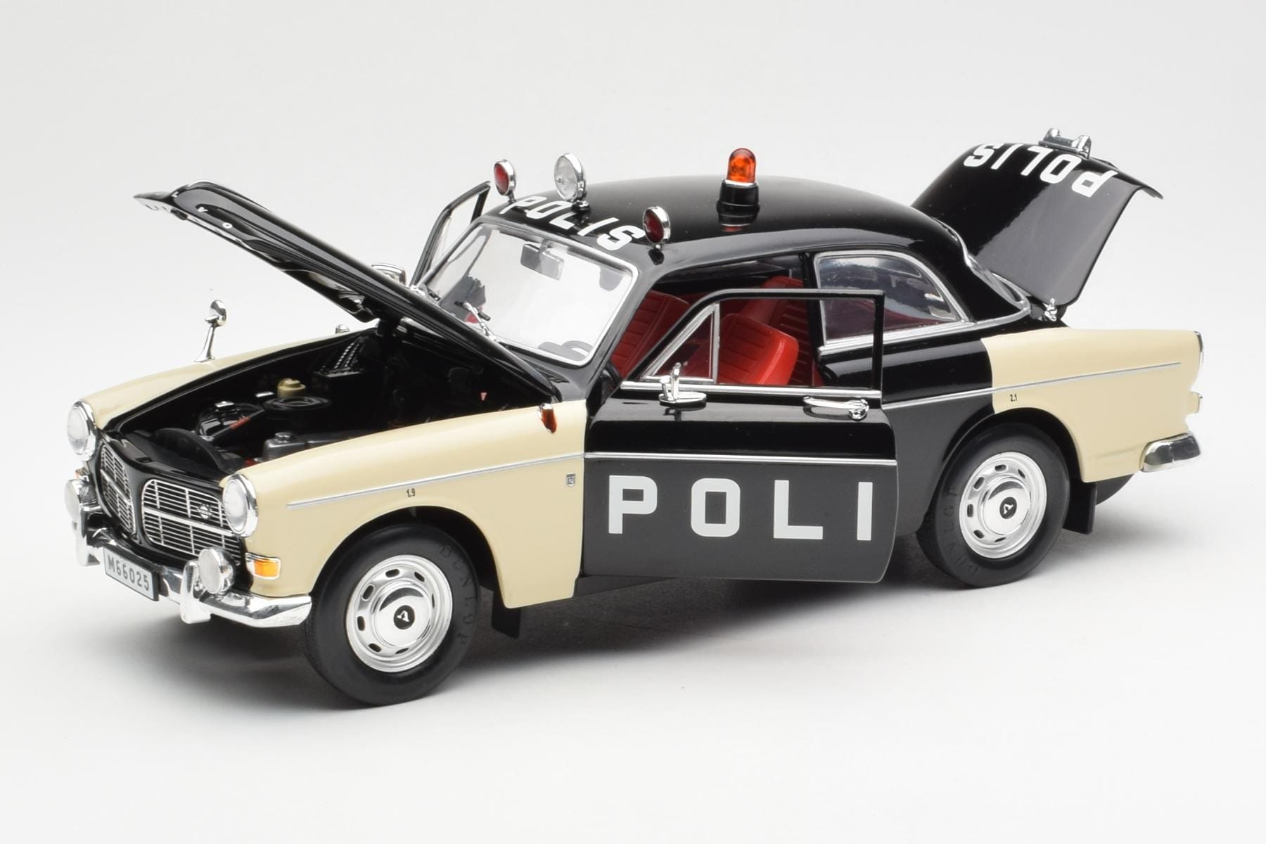 Volvo P121 Police Revell 1:18 8904 Diecast — photo 2 of 8