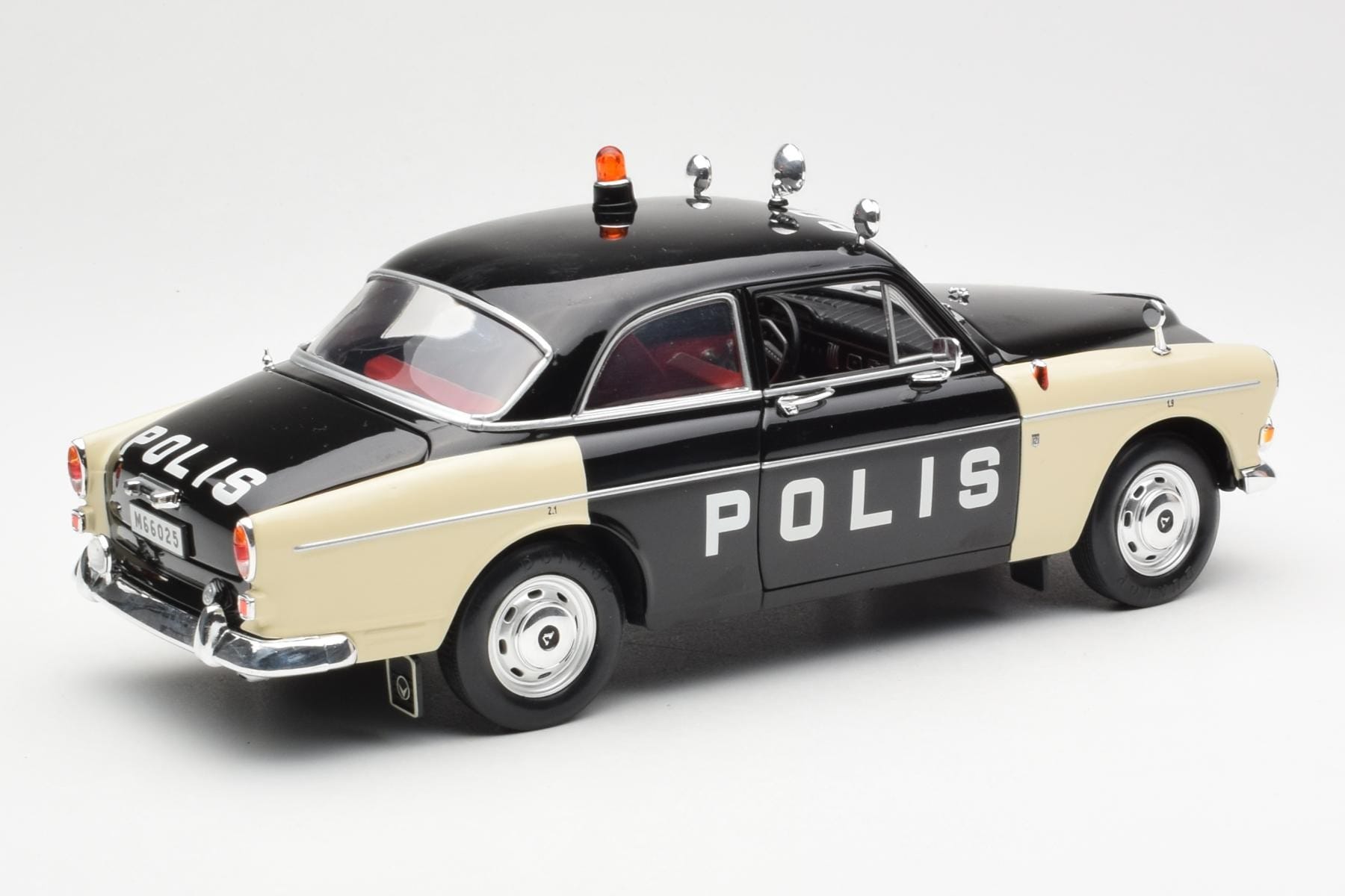 Volvo P121 Police Revell 1:18 8904 Diecast — photo 3 of 8