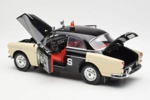 Volvo P121 Police Revell 1:18 8904 Diecast — photo 5 of 8