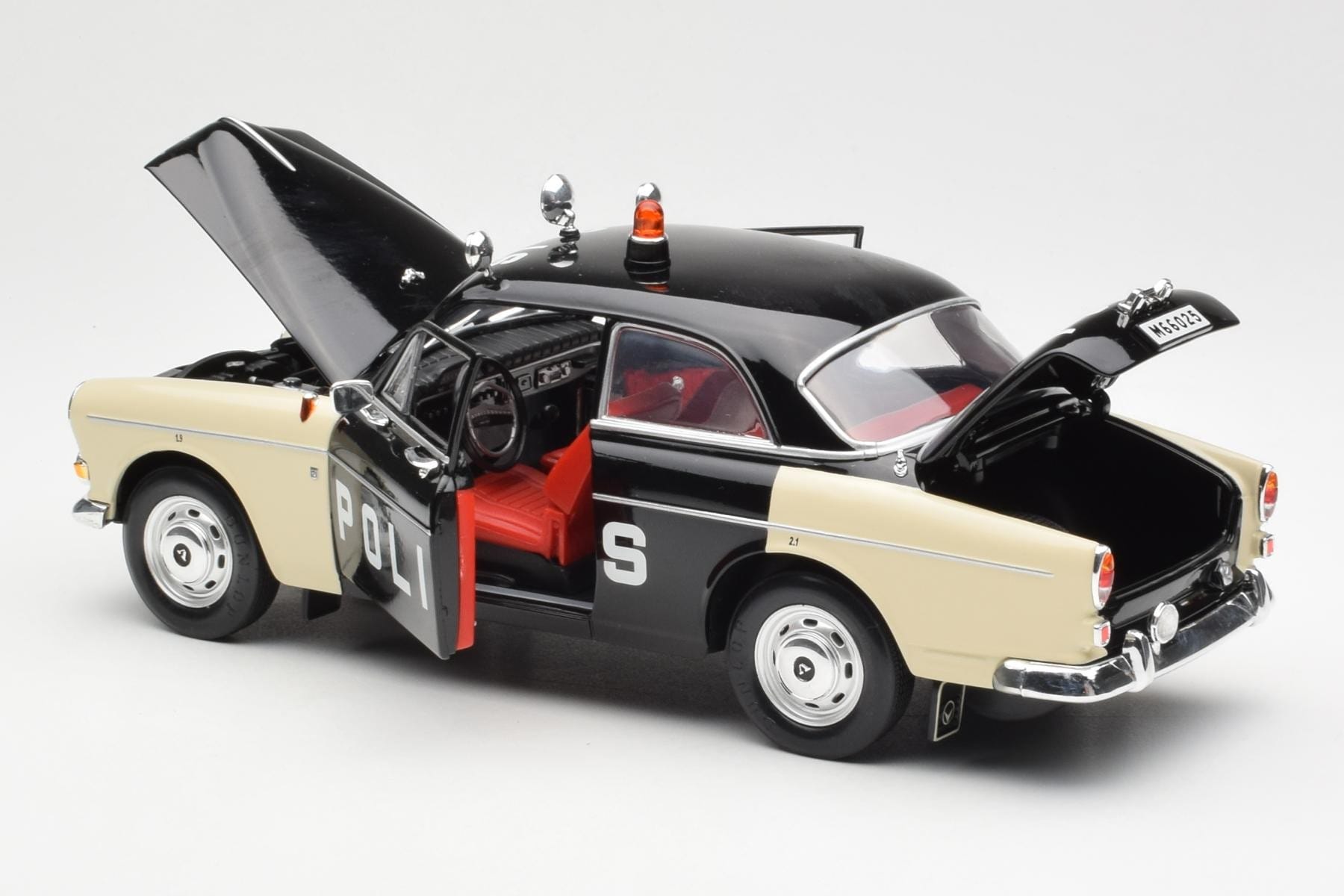 Volvo P121 Police Revell 1:18 8904 Diecast — photo 5 of 8