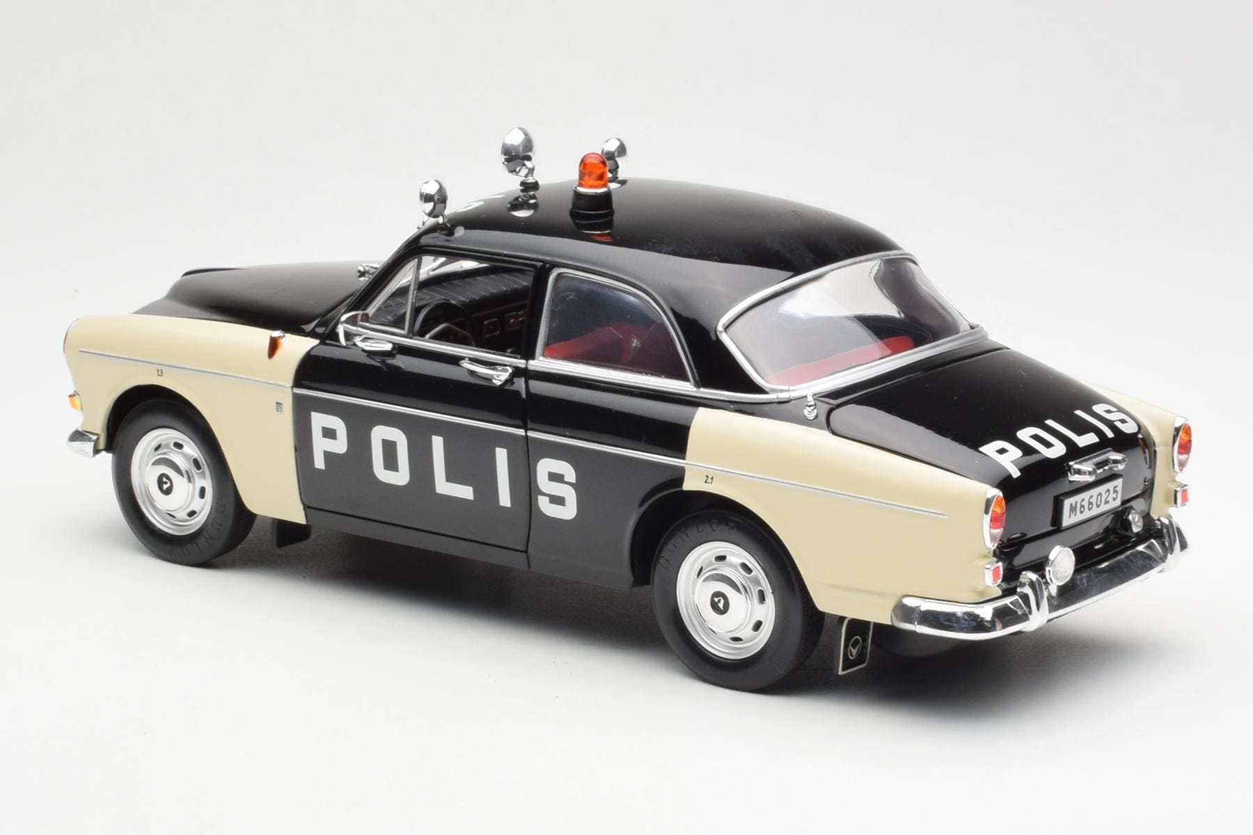 Volvo P121 Police Revell 1:18 8904 Diecast — photo 7 of 8