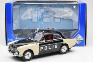 Volvo P121 Police Revell 1:18 8904 Diecast — photo 8 of 8