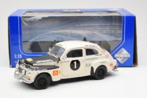 Volvo PV 544 Rally Revell 1:18 8922 Diecast — photo 8 of 8