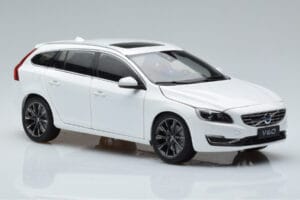 Volvo V60 D3 Crystal White FAW 1:18 9430840 Diecast — photo 5 of 7